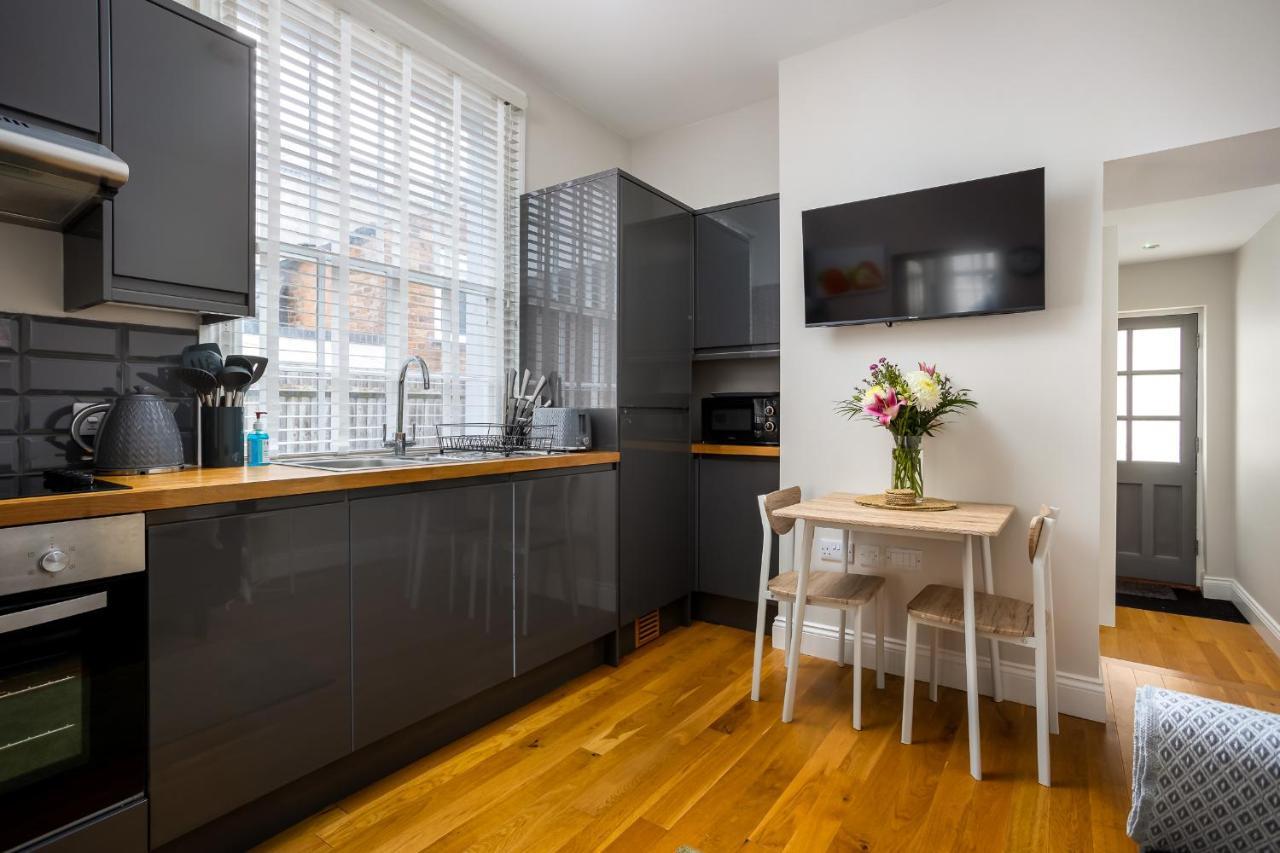 Contemporary Ground Floor Apartment - Town Centre With Parking! Cheltenham Kültér fotó