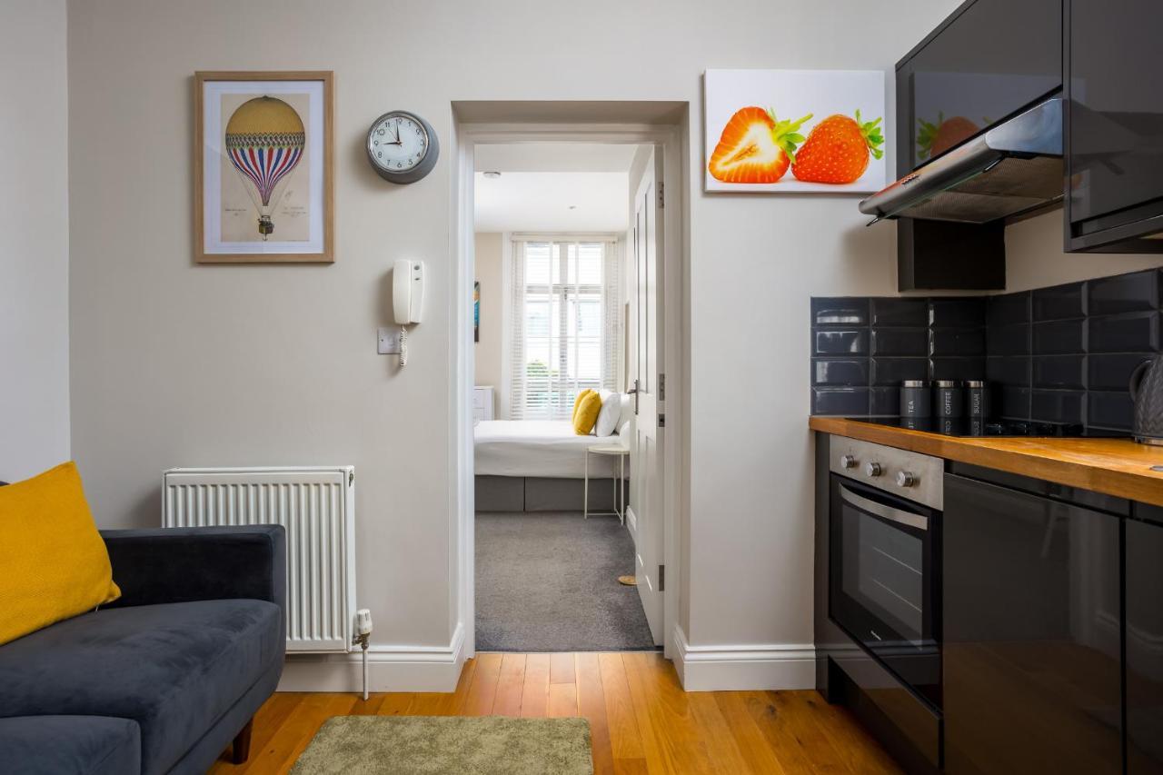 Contemporary Ground Floor Apartment - Town Centre With Parking! Cheltenham Kültér fotó
