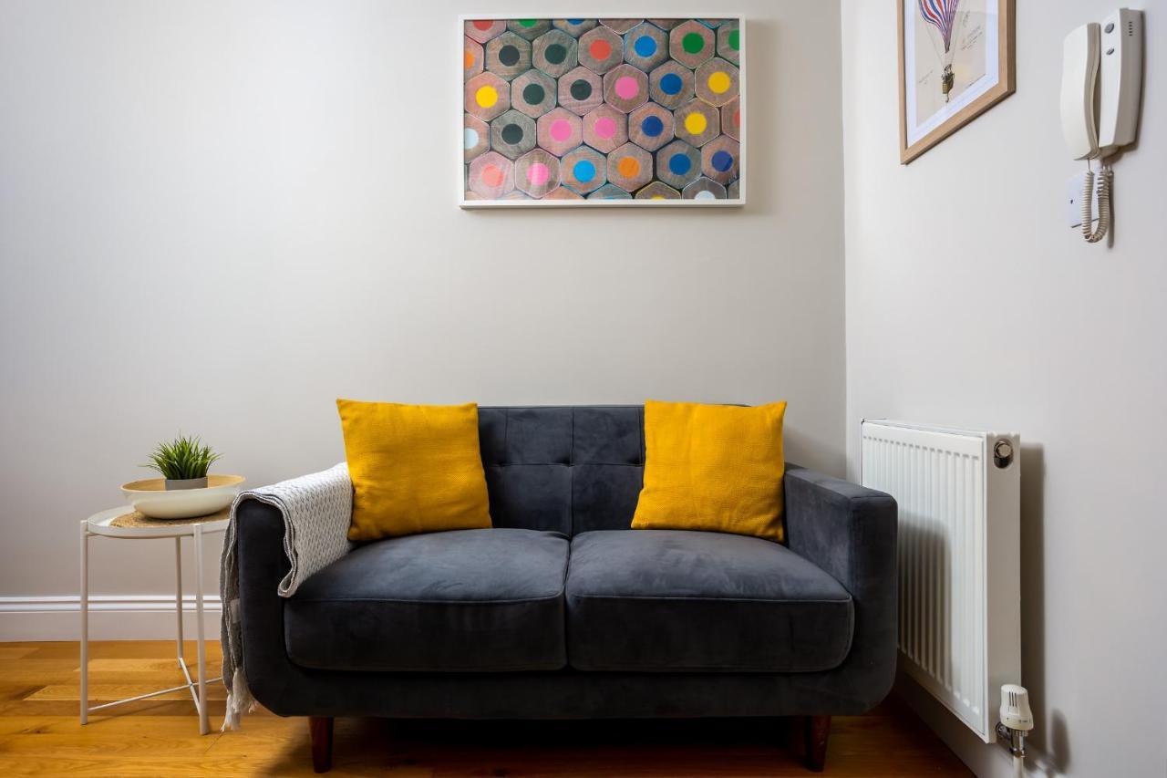 Contemporary Ground Floor Apartment - Town Centre With Parking! Cheltenham Kültér fotó