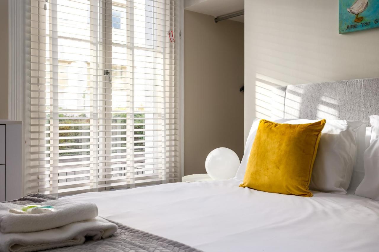 Contemporary Ground Floor Apartment - Town Centre With Parking! Cheltenham Kültér fotó